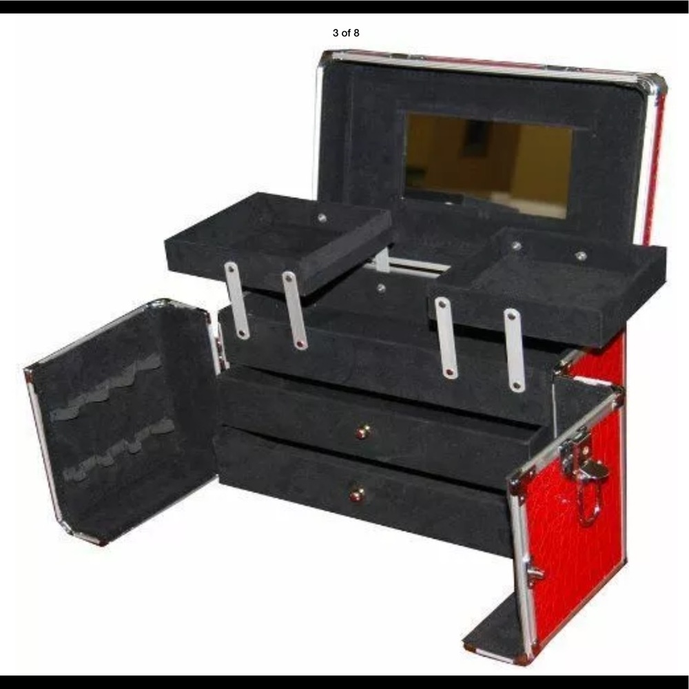 NWT Train Case - Picture 2 of 8